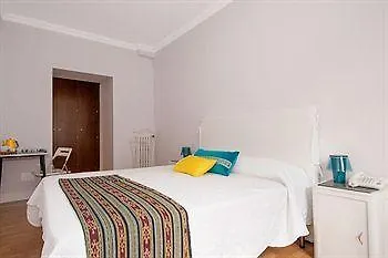 ゲストハウス Rhome Hosting ローマ