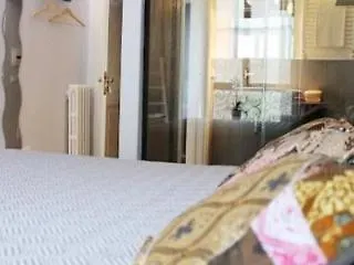 Rhome Hosting 3* ローマ