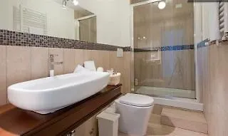 ゲストハウス Rhome Hosting ローマ