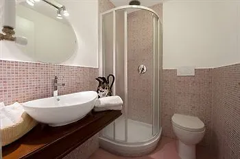 Rhome Hosting בית הארחה 3*