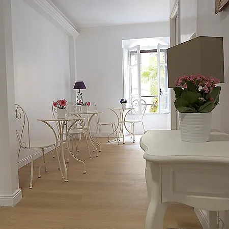 Rhome Hosting Guest house 3*