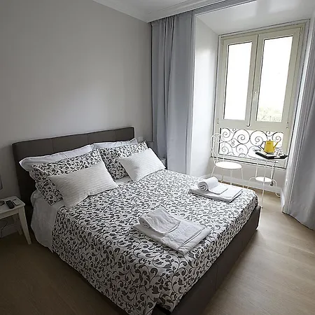 Rhome Hosting Guest house